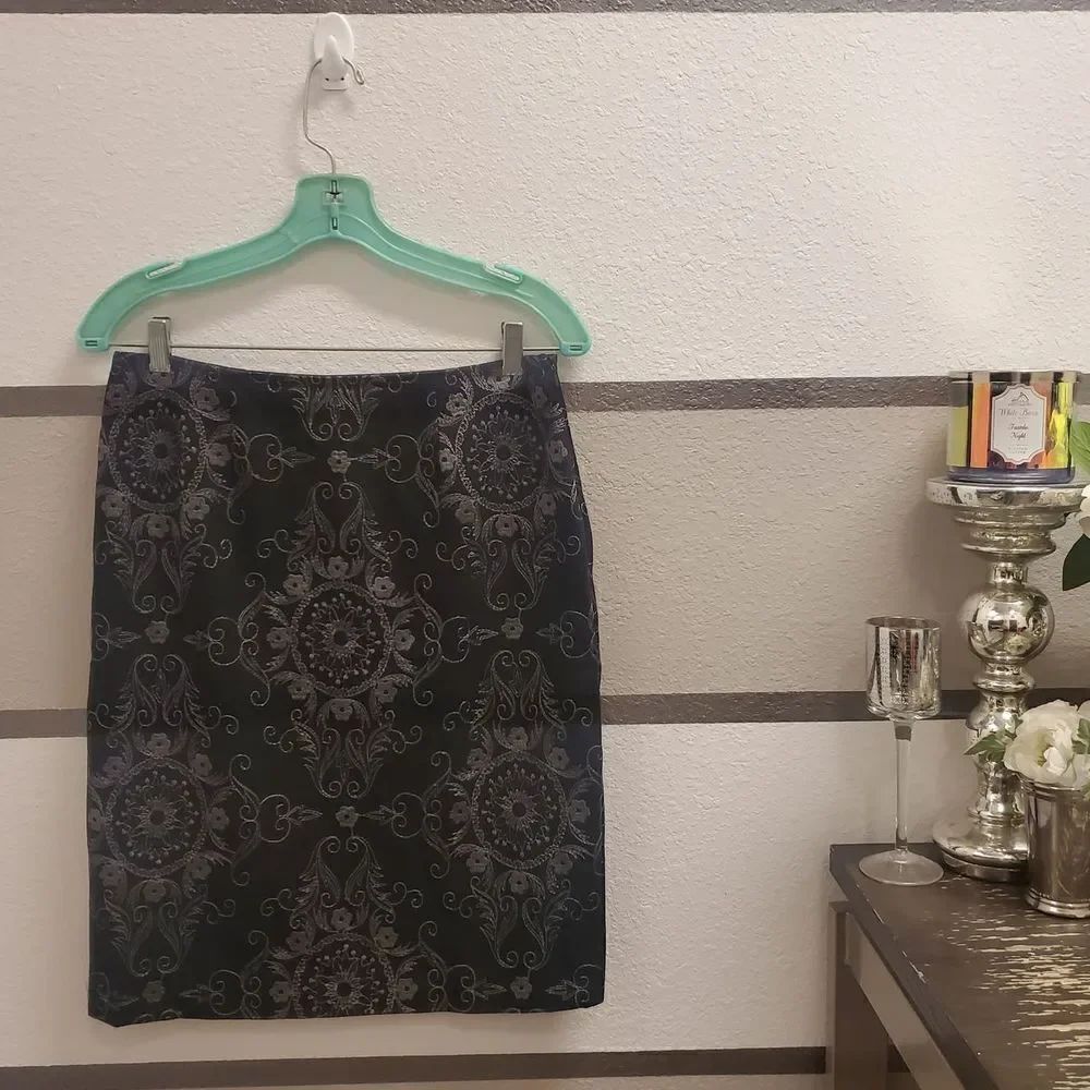 Doncaster Embroidered Pencil Skirt Sz 4